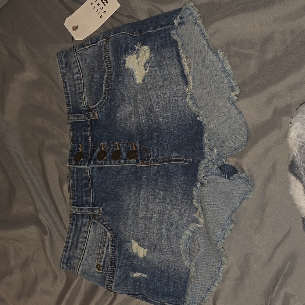 Billabong shorts never worn